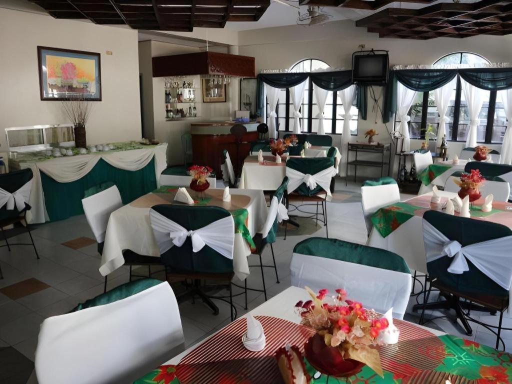 La Esperanza Hotel Kalibo Exteriör bild