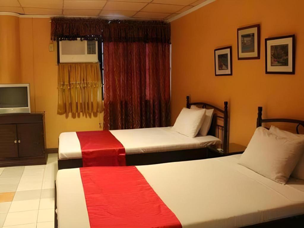 La Esperanza Hotel Kalibo Exteriör bild