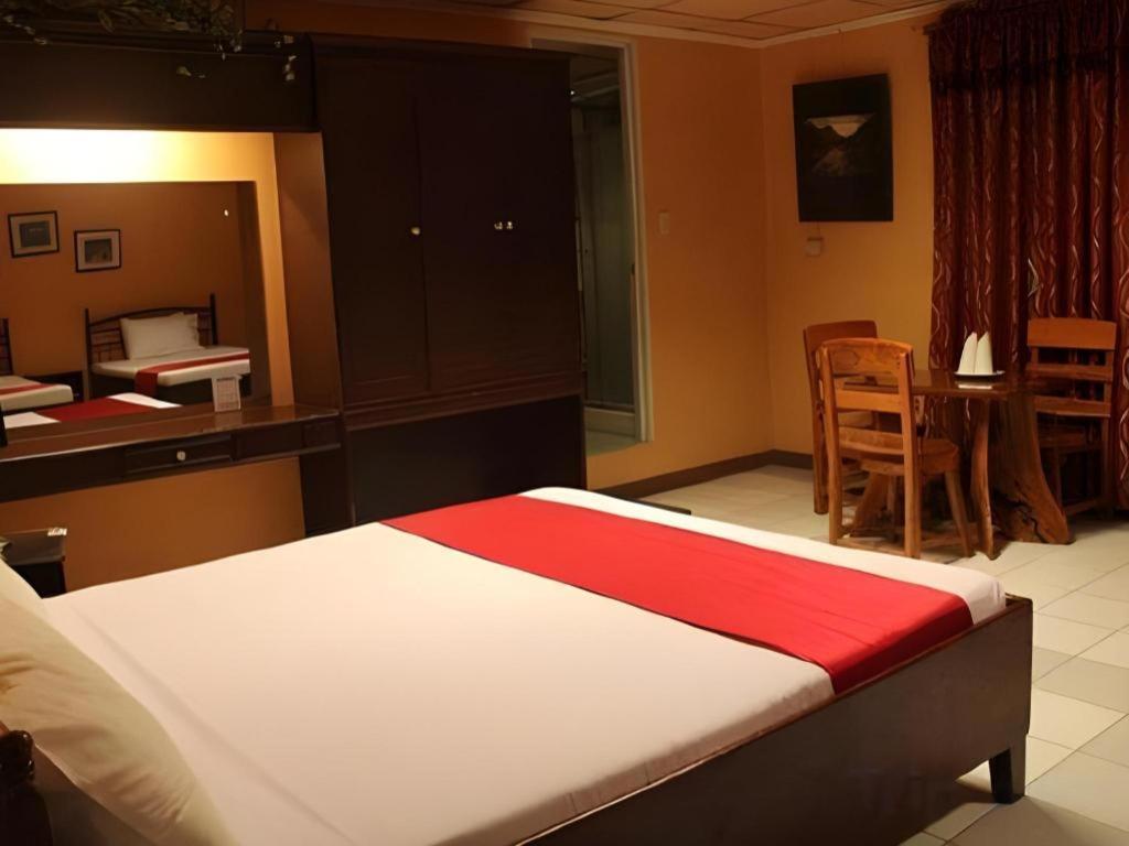 La Esperanza Hotel Kalibo Exteriör bild