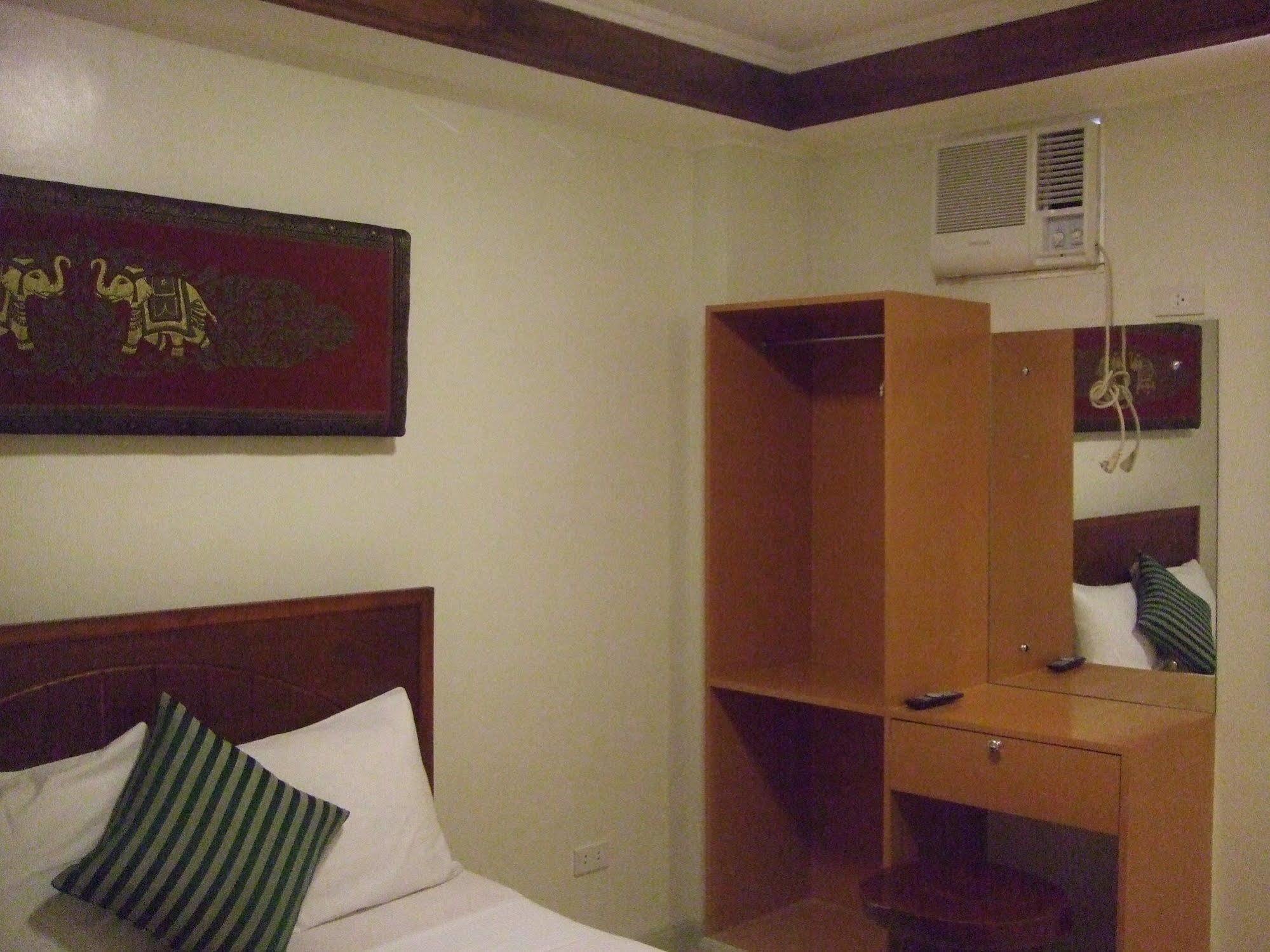 La Esperanza Hotel Kalibo Exteriör bild